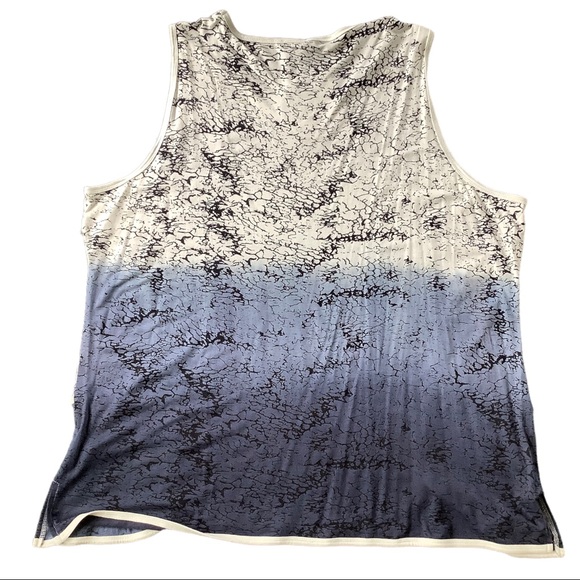 Sleeveless top with pockets - Picture 2 of 11